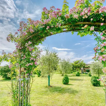 Nunki, Maison De Campagne Avec Grand Jardin Tourville-sur-Odon Esterno foto